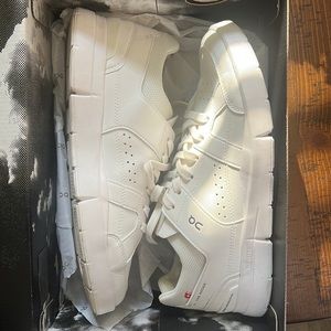 On The Roger Clubhouse Size 10.5 worn twice. White.